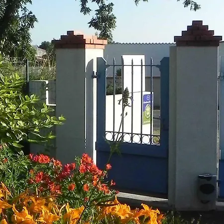 Chambres D'hotes La Porte A Cote